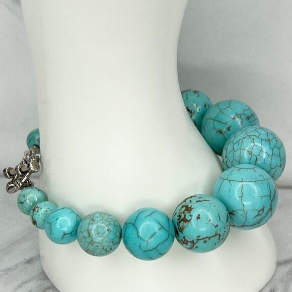 Faux Turquoise Chunky Beaded Silver Tone Toggle Bracelet - Picture 6 of 6